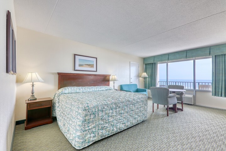 Room 4 of 65