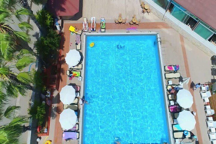 Pool 16 of 52