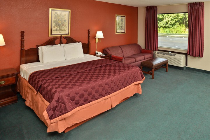 1 King Bed Accessible (2 of 8)