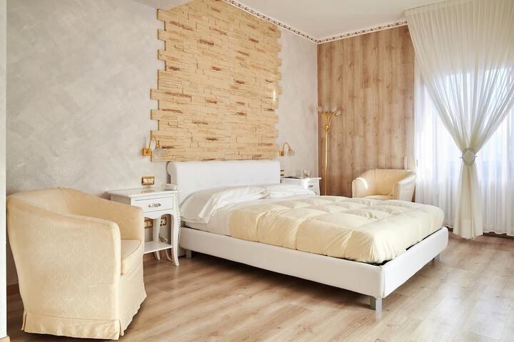 Room 20 of 49