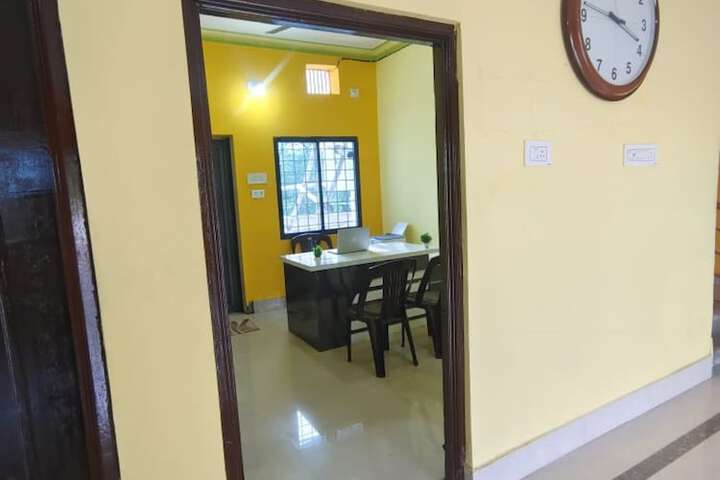 Room 5 of 13