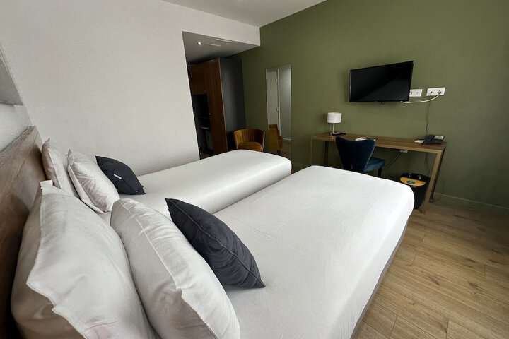 Room 15 of 38