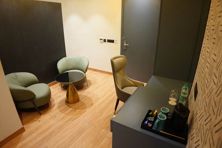 Room 6 of 56