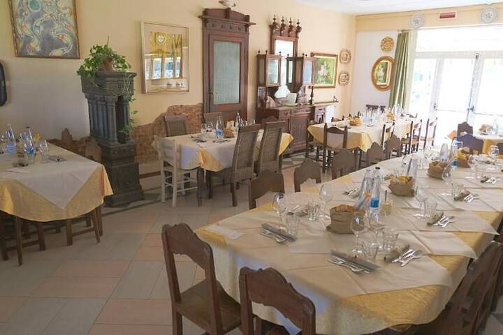 Dining 86 of 106