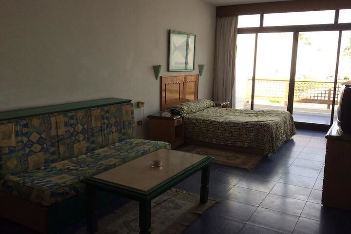 Room 4 of 66