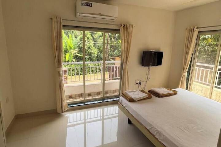 Room 3 of 15