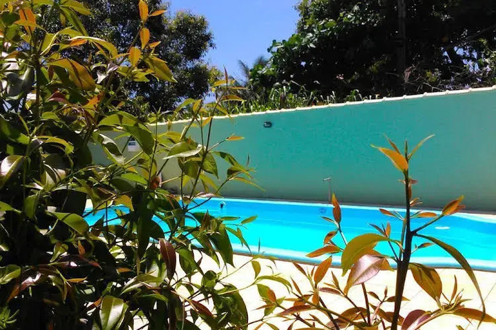 Pool 10 of 13