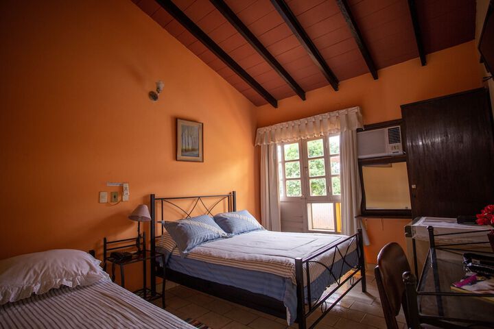 Room 4 of 35