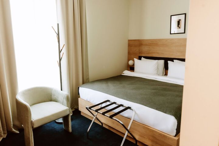 Room 25 of 62