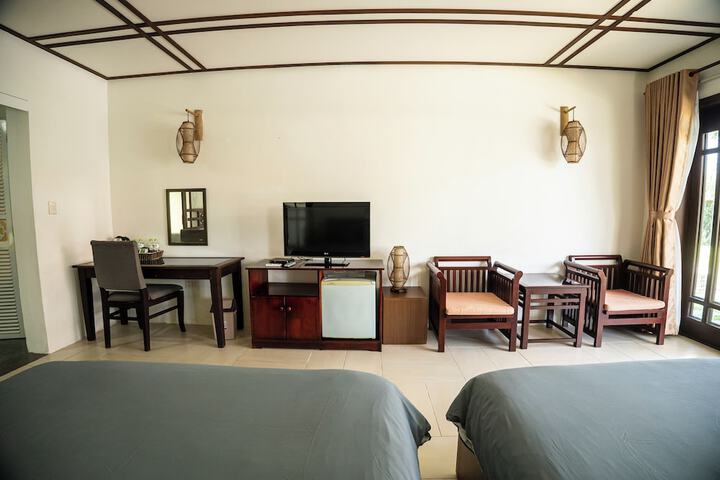 Room 9 of 42