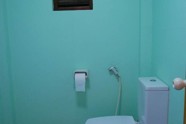 Room 22 of 37