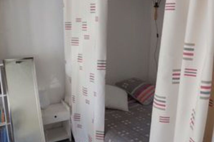Room 7 of 28