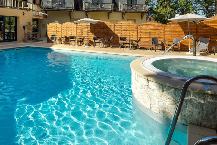 Pool 37 of 76