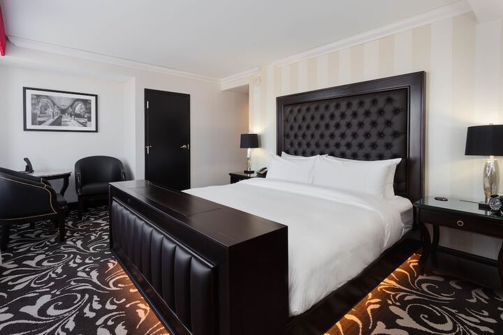 Superior King Bed (9 of 19)