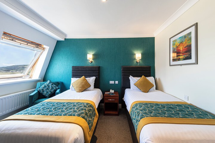 Room 46 of 193