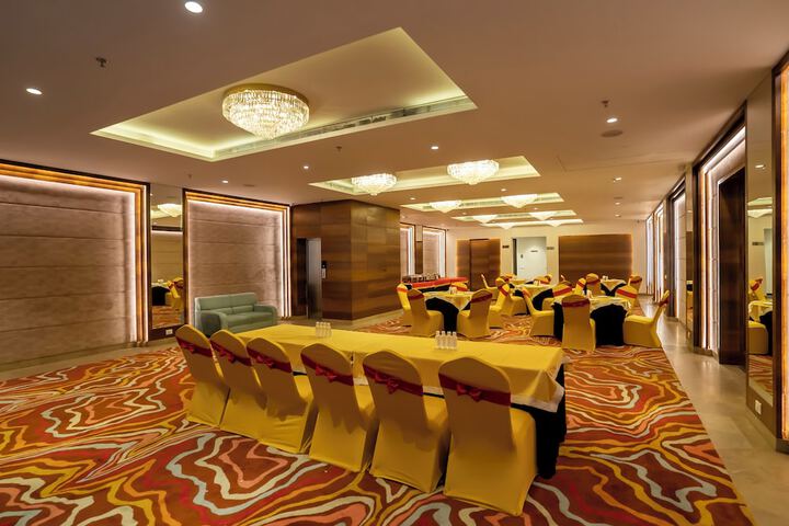 Ballroom/Hall 55 of 60
