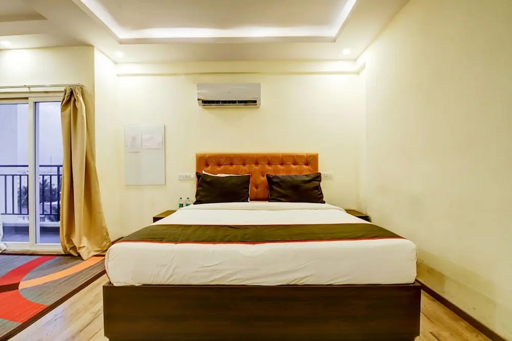 Room 4 of 18