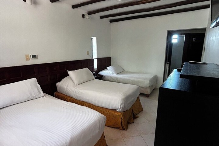 Room 3 of 47