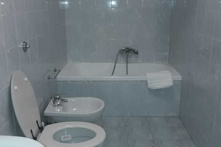 Room 4 of 10
