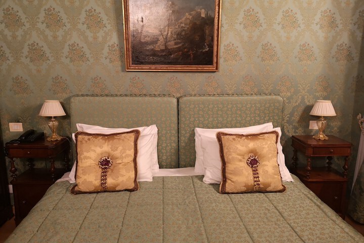 Room 17 of 81