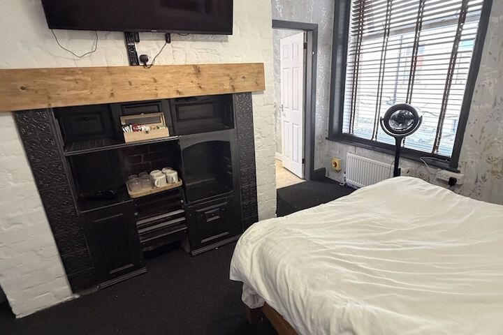 Room 21 of 114