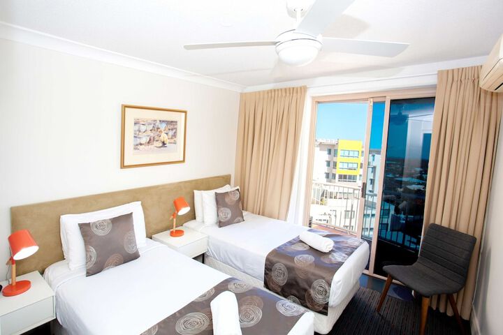 Room 8 of 178