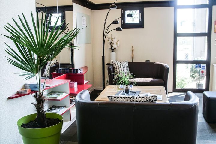 Entrance & Lobby