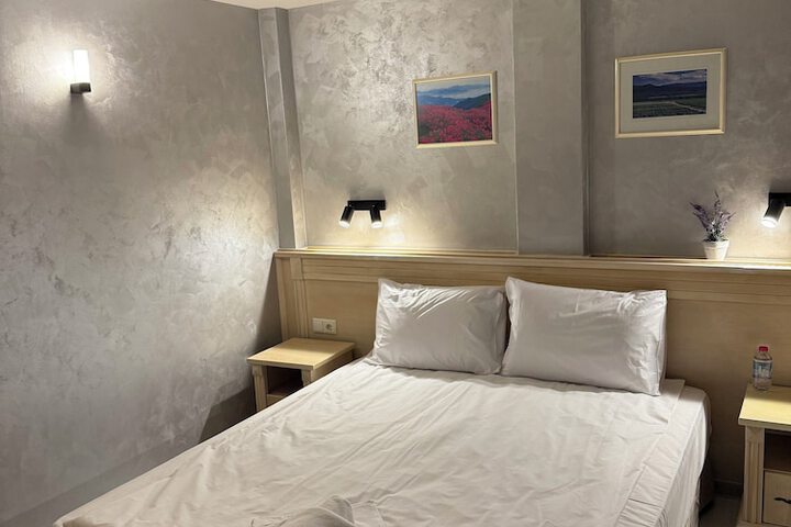 Room 46 of 99