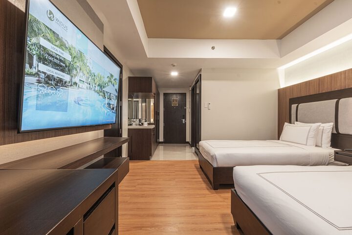 Room 11 of 40