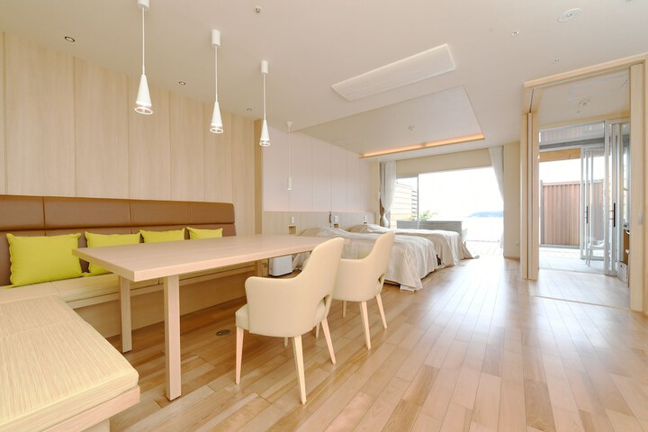 Room 8 of 67