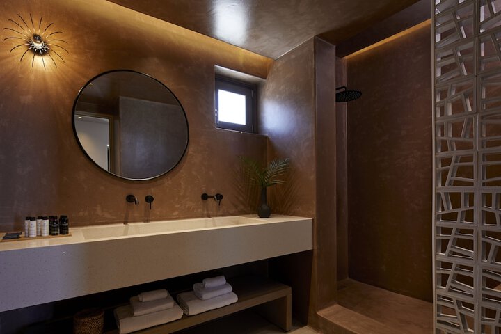 Room 70 of 75