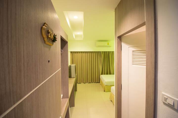 Room 5 of 37