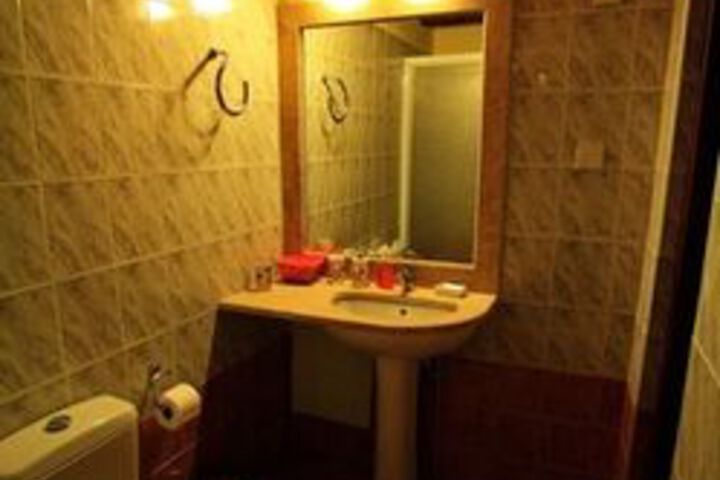 Room 4 of 43