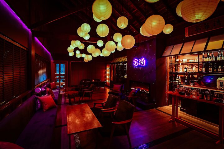 Lounge 164 of 193