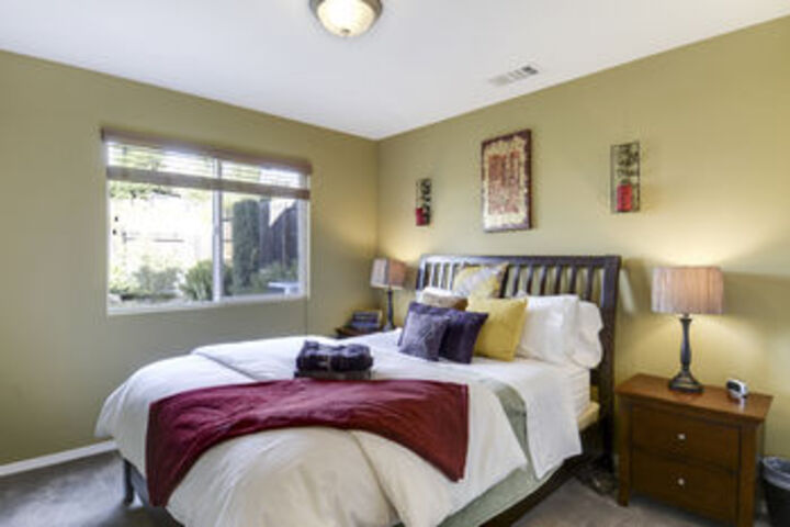 Room 9 of 21