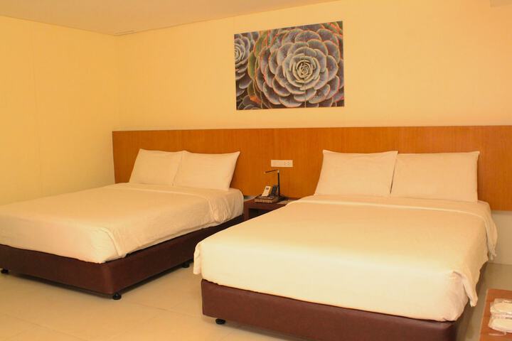Room 28 of 159