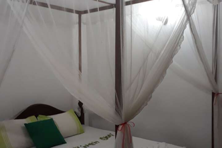Room 12 of 63