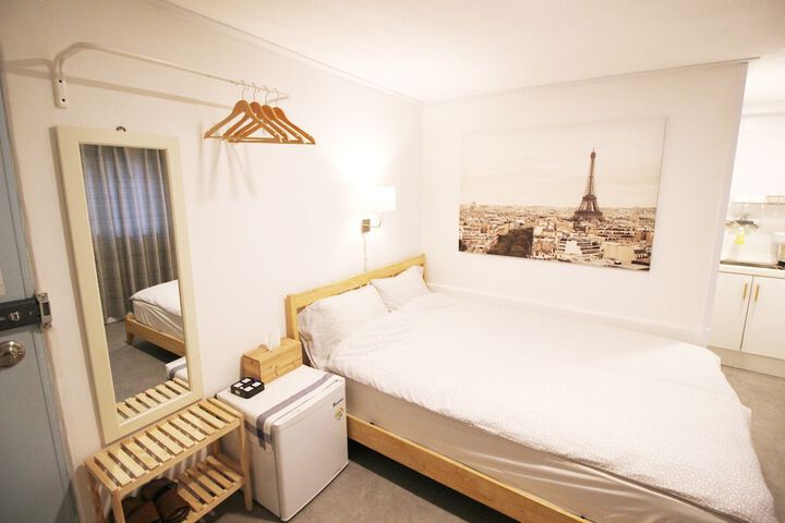 Room 30 of 178