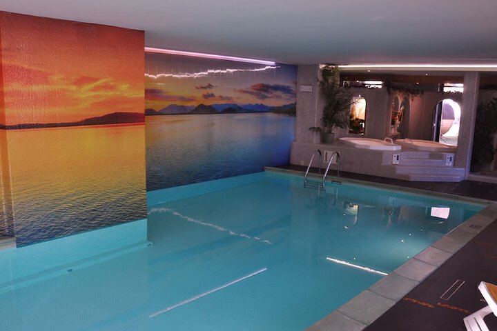 Pool 14 of 49