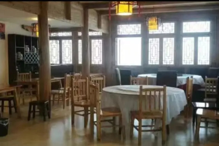 Dining 7 of 7