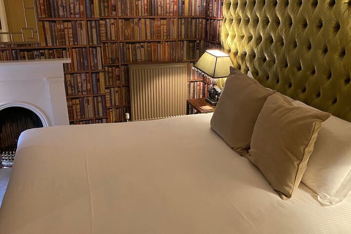 Room 38 of 65