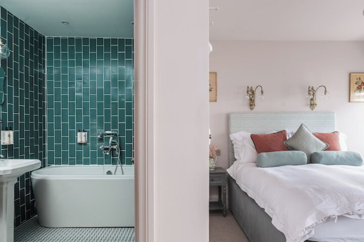 Room 21 of 48
