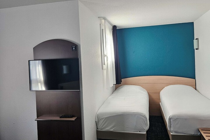 Room 15 of 51
