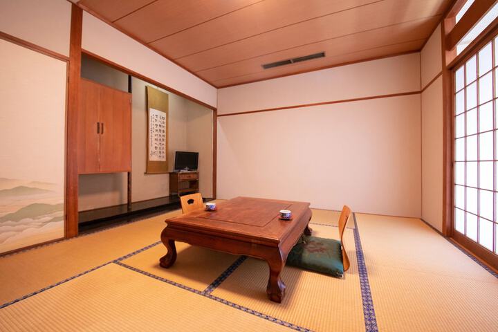 Room 3 of 15