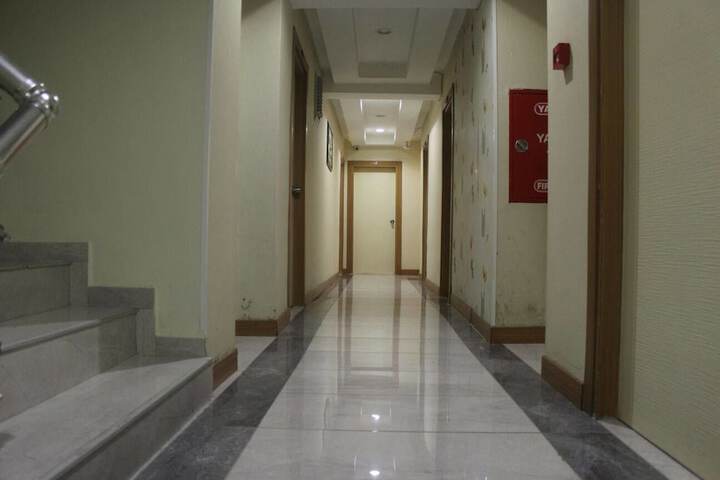 Ballroom/Hall 33 of 37