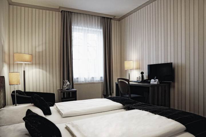 Room 15 of 89