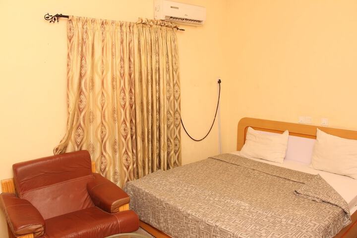 Room 10 of 10