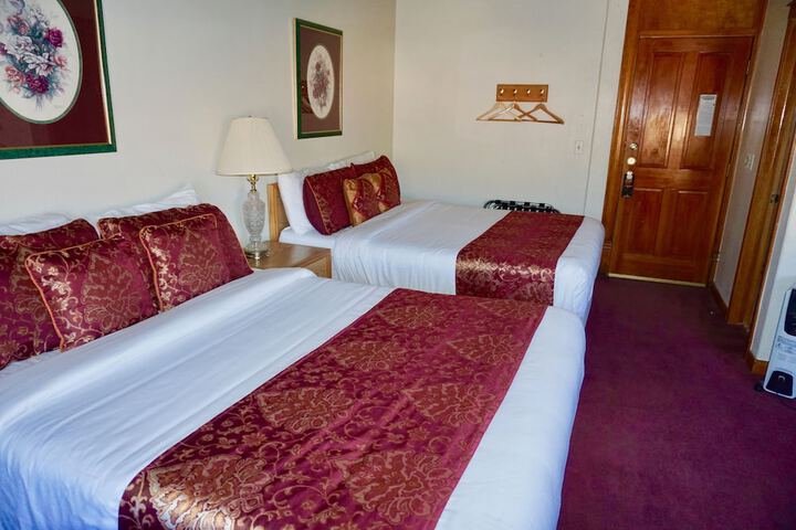 Room 11 of 120
