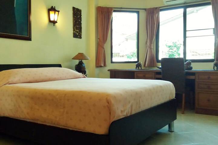 Room 10 of 75