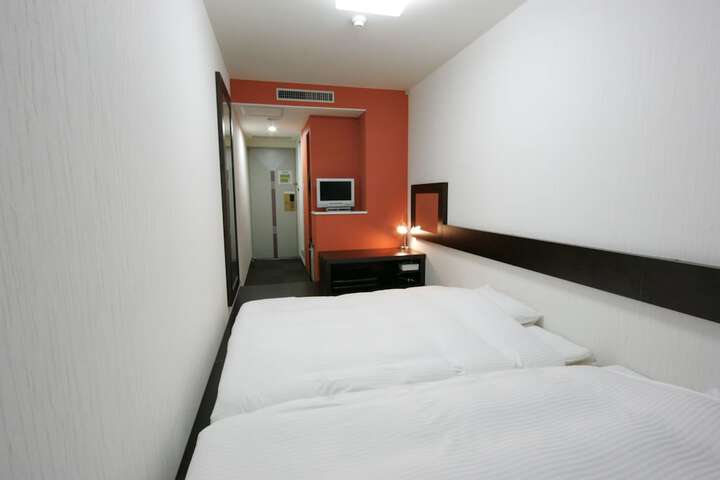 Room 7 of 36